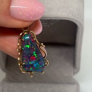 Vintage 9K Gold Black Opal Pendant Necklace
